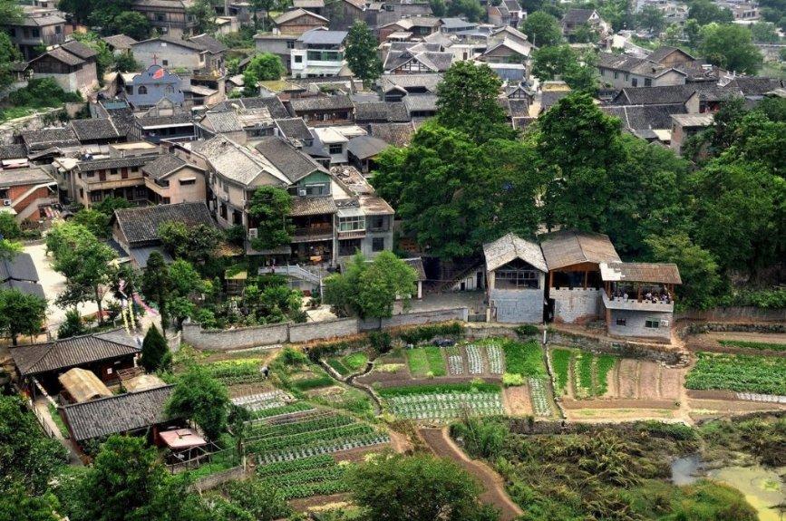 真人偶像的对手来了，虚拟代言人能出圈吗？游戏画面